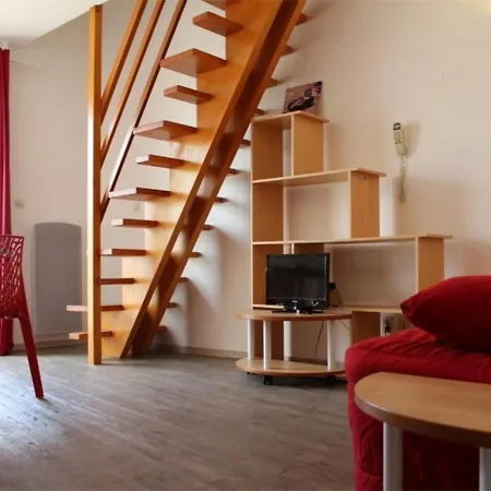 Duplex Avec Piscine, Balcon Et Parking - Proche Plage, 4 Couchages A La Rochelle - Fr-1-246-9 *